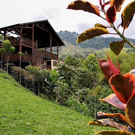 Tominejo Ecolodge - Casas En Los Arboles Neira Exteriör bild